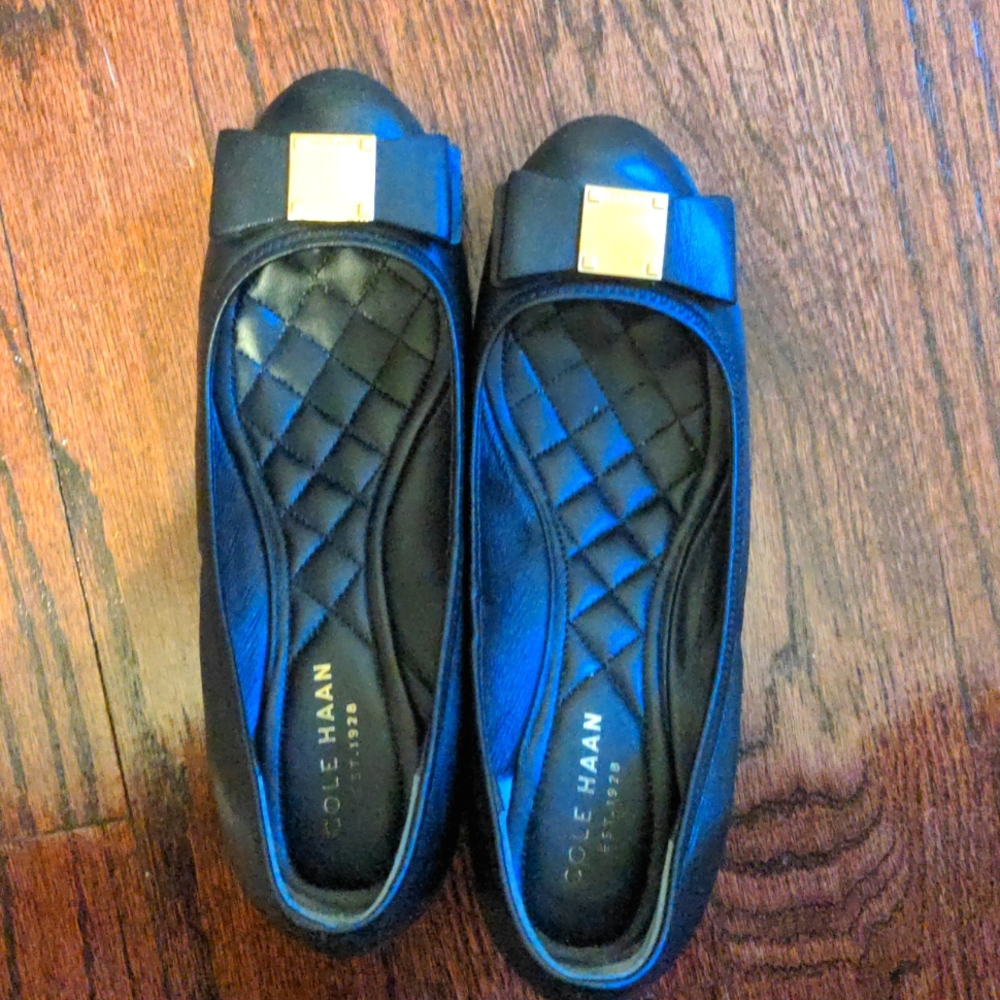 Size 5.5B - Tali Bow leather wedges
